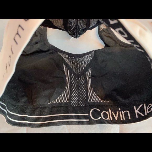Calvin Klein Quick Dry Performance Sports Bra - Picture 4 of 5